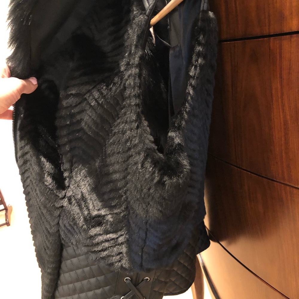 Vest - Picture 4 of 4